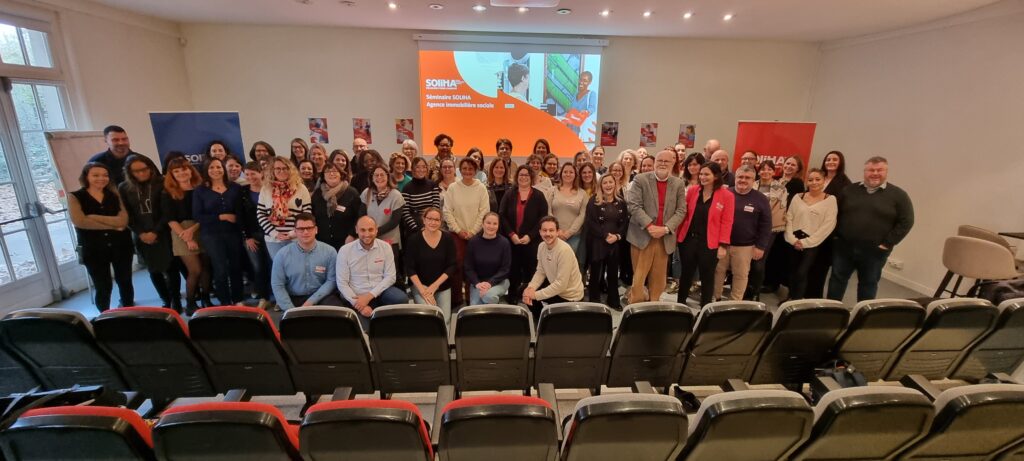 photo de groupe séminaire AIS Soliha