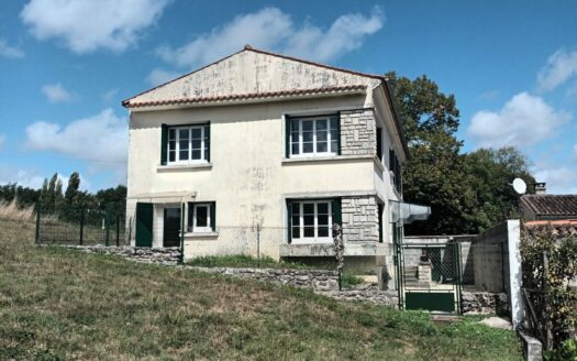 Maison T5 sur deux niveaux