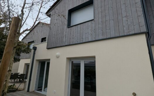 Maison mitoyenne T3 sur deux niveaux