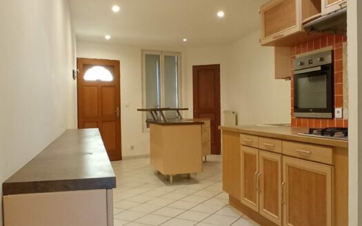 Maison mitoyenne T3 sur deux niveaux