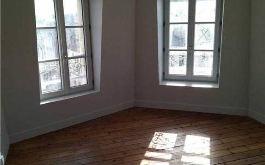 Appartement T5 au 3éme étage en duplex