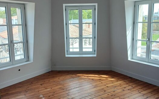 Appartement T5 au 3éme étage en duplex